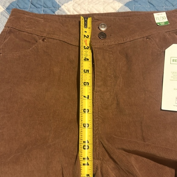 NWT CELEBRITY PINK
Juniors' High-Rise Curvy-Fit Flare-Leg Corduroy Pants - Picture 7 of 15